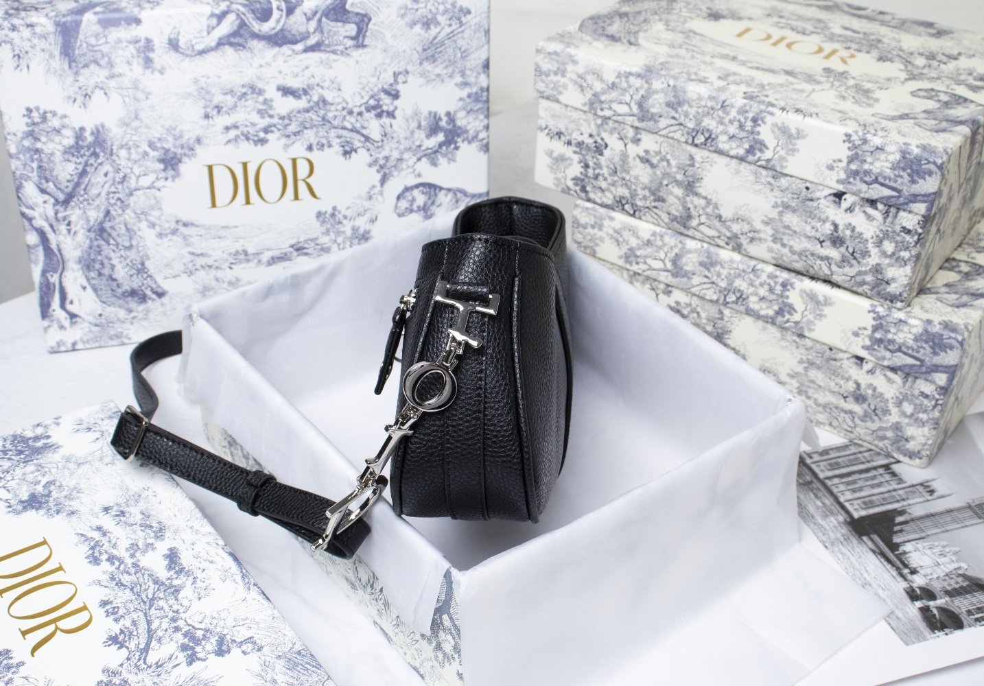 Luxury Handbags Christian Dior 114