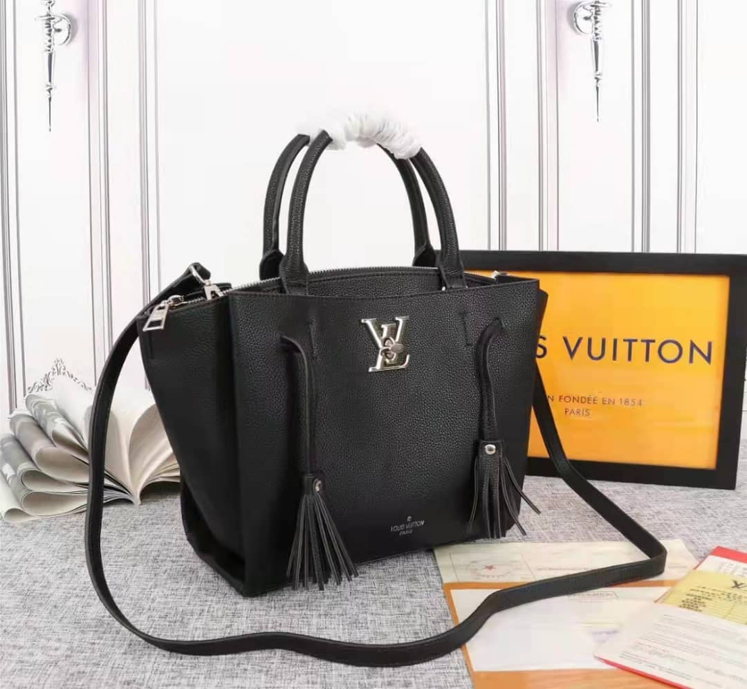 Designer Handbags Louis Vuitton 521