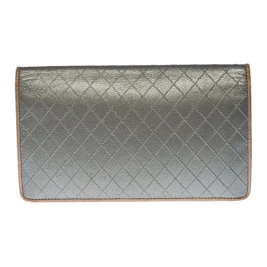 CHANEL Flap Wallet in Metallic Silver lambskin leather and Gold-tone interior