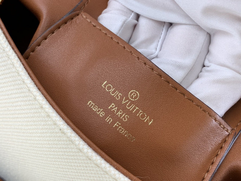 Bags Attire Louis Vuitton bags - 2473