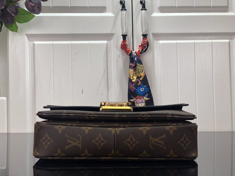 Bags Attire Louis Vuitton bags - 2456