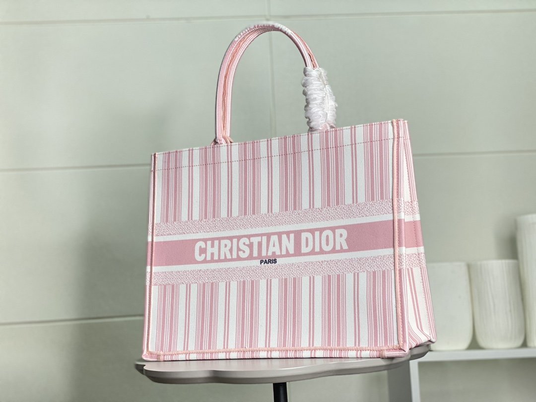 Luxury Handbags Christian Dior 118