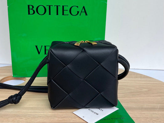 Bags Attire - Bottega Veneta Bags - 1096