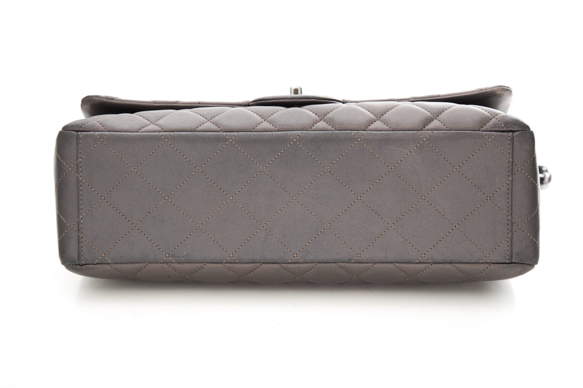 Chanel 2009-2010 Maxi Classic Flap Gunmetal Quilted Lambskin Handbag W Silver HW