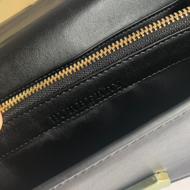 Burberry Bags - Bagsattire   631