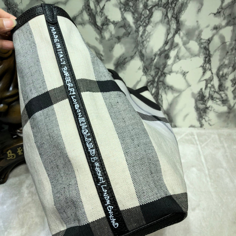 Burberry Bags - Bagsattire   413