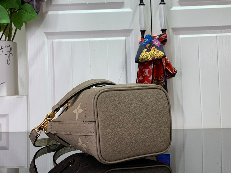 Bags Attire Louis Vuitton bags - 2476