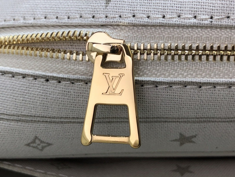 Bags Attire Louis Vuitton bags - 2459