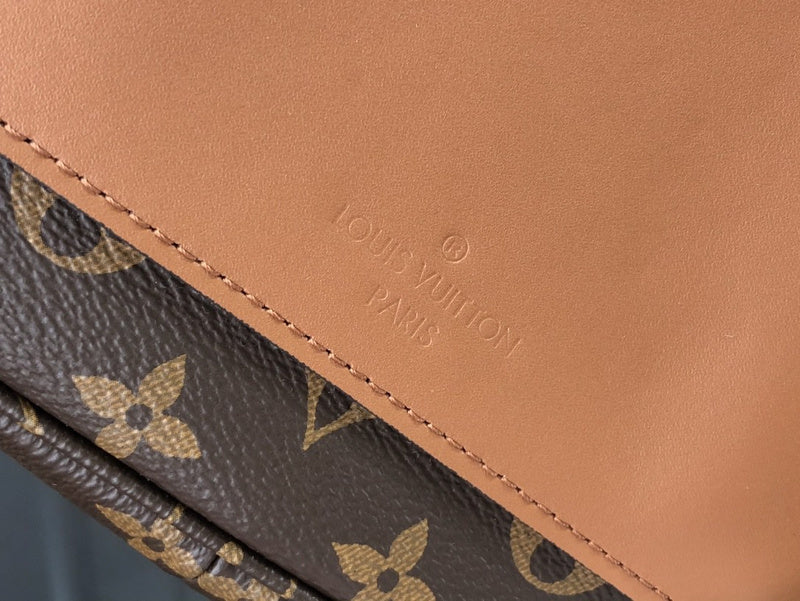 Bags Attire Louis Vuitton bags - 2456