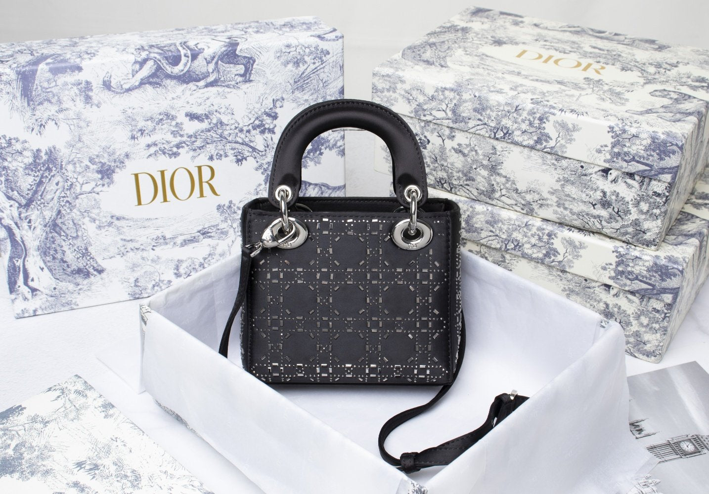 Luxury Handbags Christian Dior 230