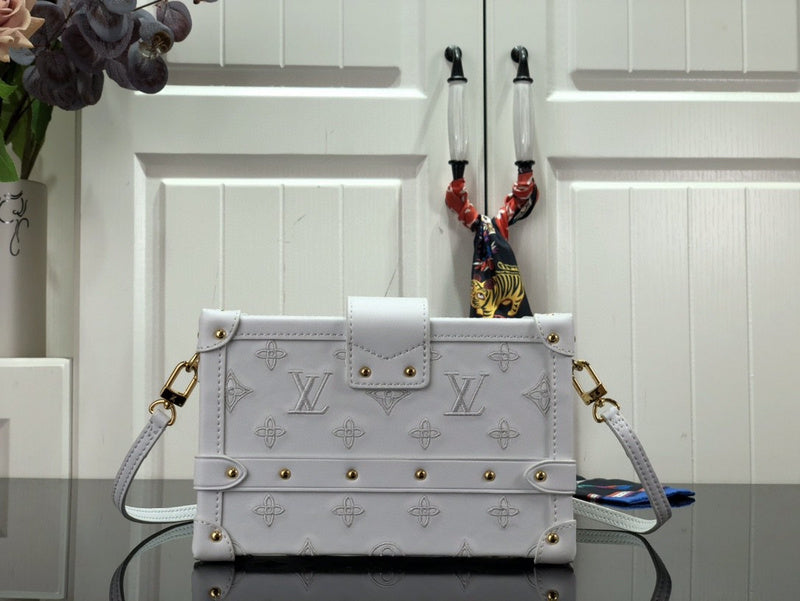 Bags Attire Louis Vuitton bags - 2472