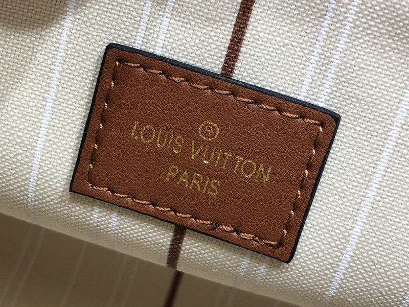 Bags Attire Louis Vuitton bags - 2451