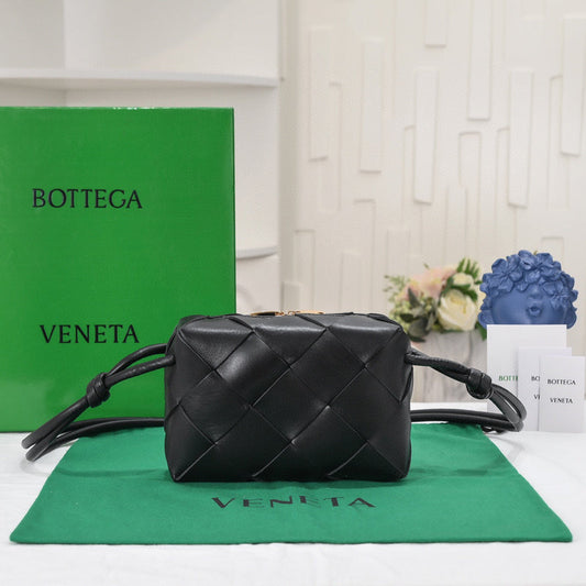 Bags Attire - Bottega Veneta Bags - 1147