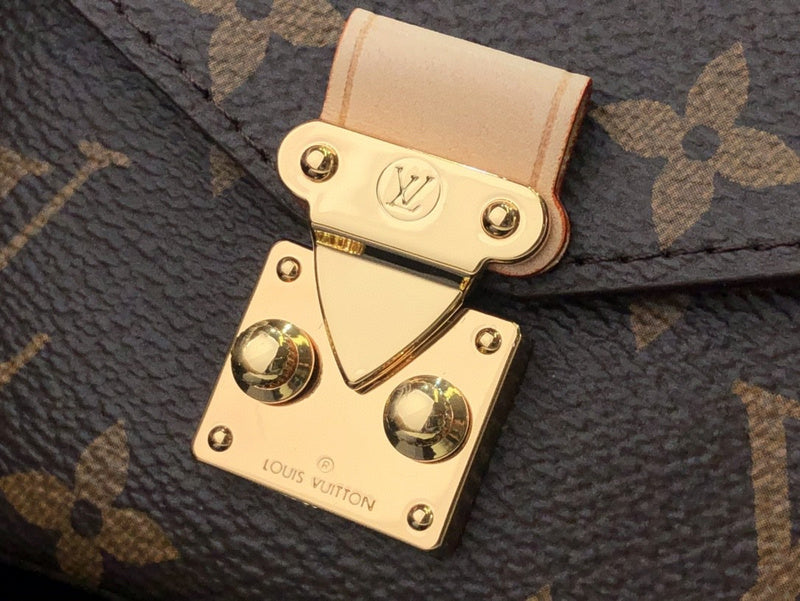 Bags Attire Louis Vuitton bags - 2458