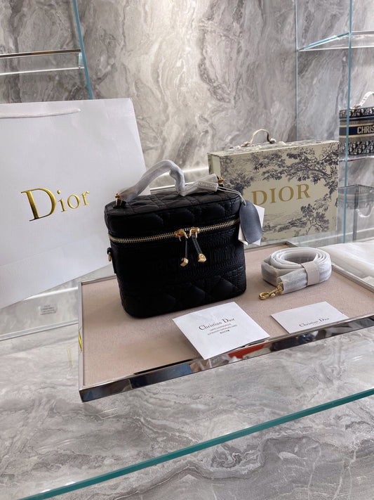 Luxury Handbags Christian Dior 215