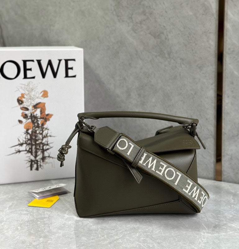 Bags Attire - Loewe Bags - 880