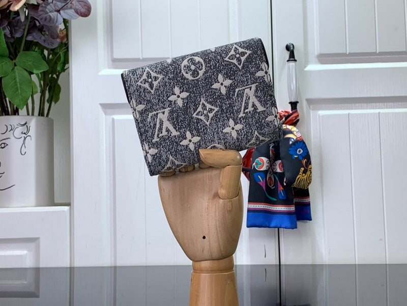 Bags Attire Louis Vuitton bags - 2486