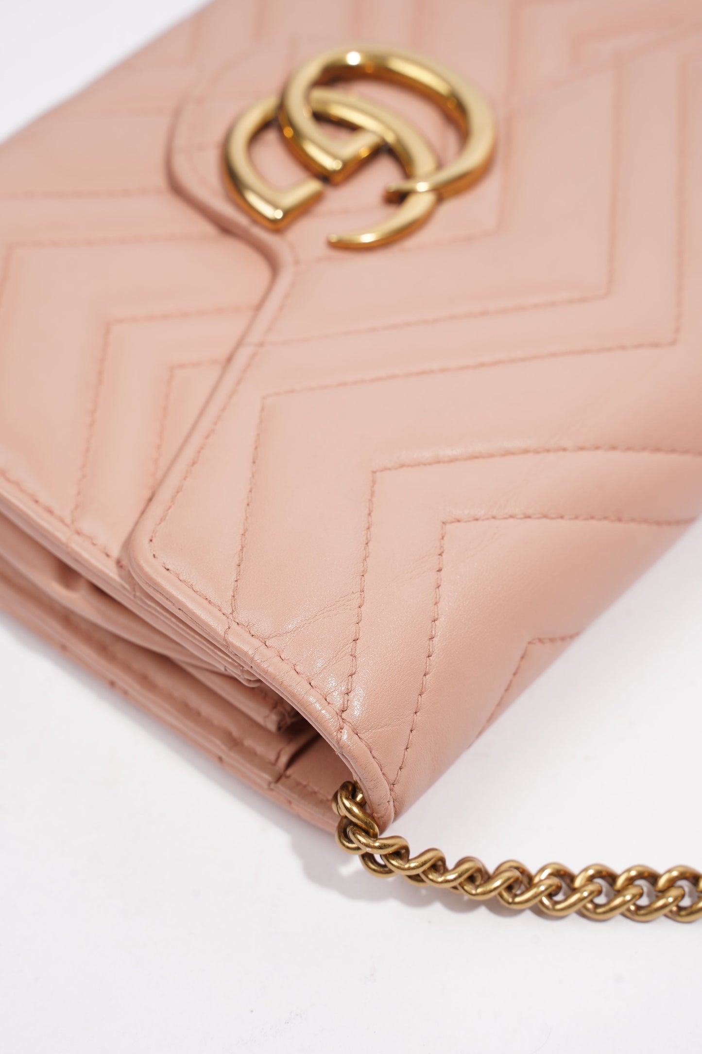 Gucci GG Marmont Chain Wallet Mini Pink / Blush Matelasse Leather