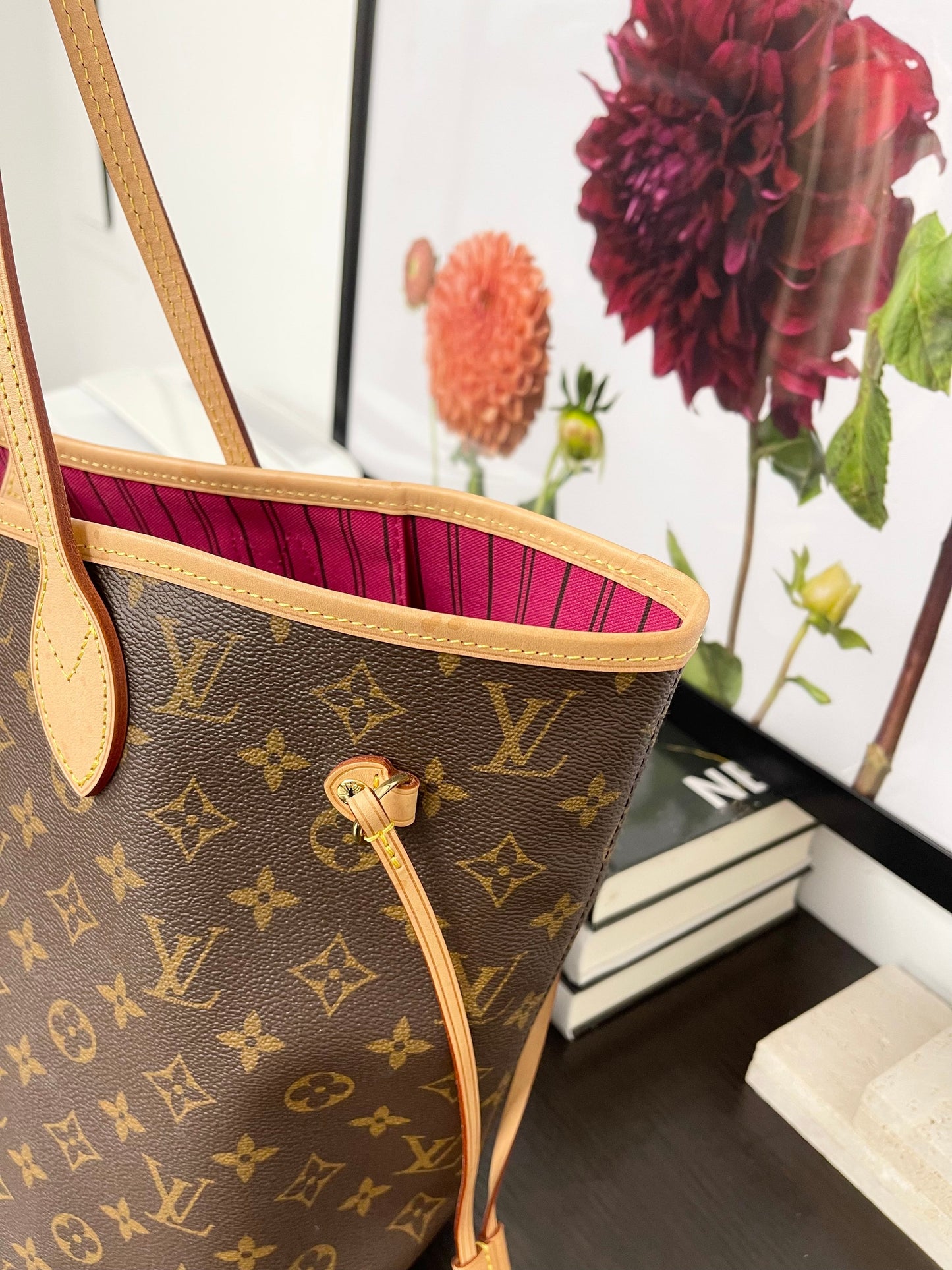 LOUIS VUITTON 2022 Monogram Neverfull MM Tote in Pivoine Pink