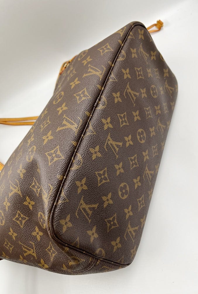 Louis Vuitton Neverfull MM Tote Bag in Brown Monogram Canvas