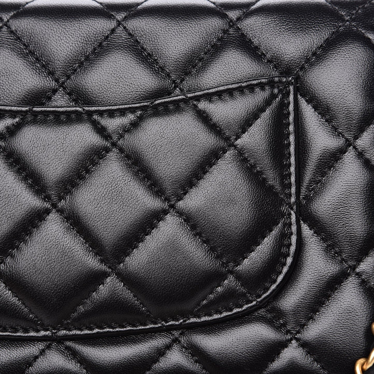 CHANEL QUILTED LAMBSKIN CC PEARL CRUSH WALLET ON CHAIN WOC