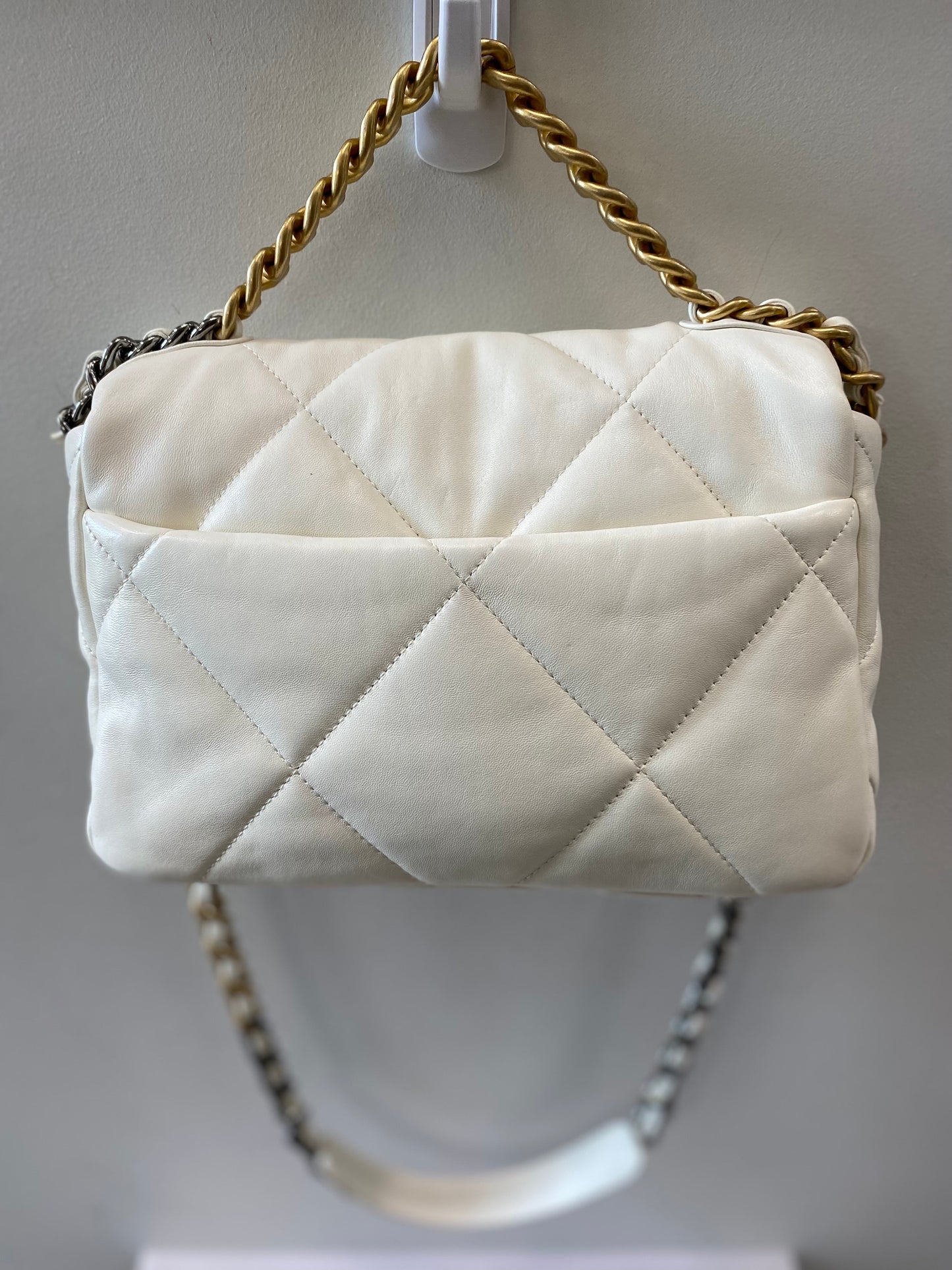 CHANEL QUILTED CALFSKIN MEDIUM CHANEL 19 BAG