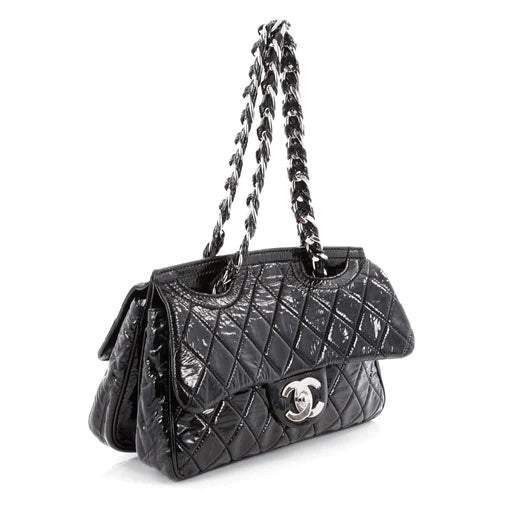 CHANEL QUILTED PATENT LEATHER DAY GLOW SHOULDER BAG