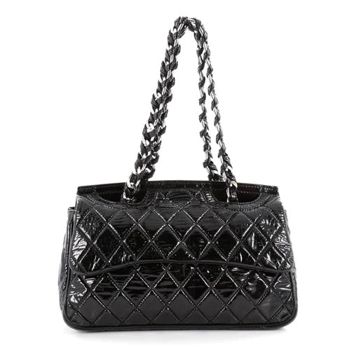 CHANEL QUILTED PATENT LEATHER DAY GLOW SHOULDER BAG