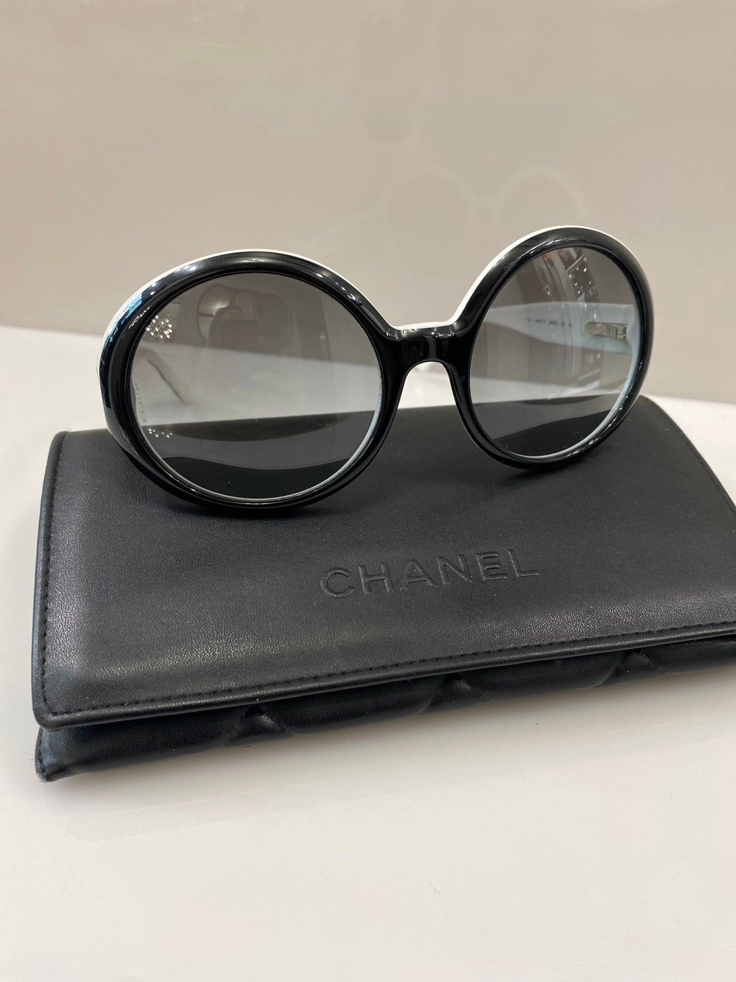 CHANEL QUILTED CC MOD SUNGLASSES 5120