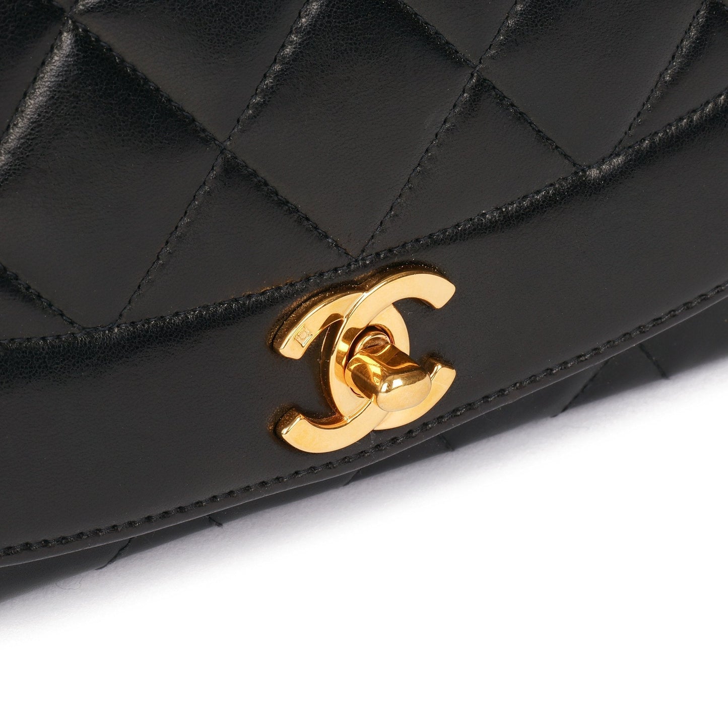 CHANEL QUILTED MEDIUM DIANA CLASSIC SINGLE FLAP BAG