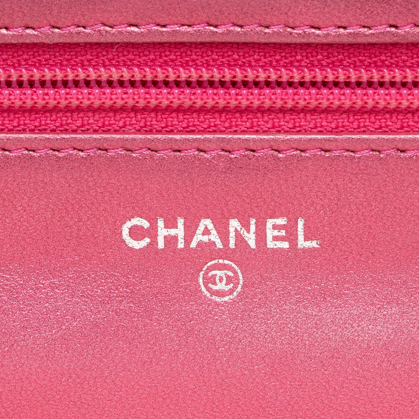 Chanel Metallic Patent Leather Boy Wallet on Chain Bag (SHF-jbDAXs)