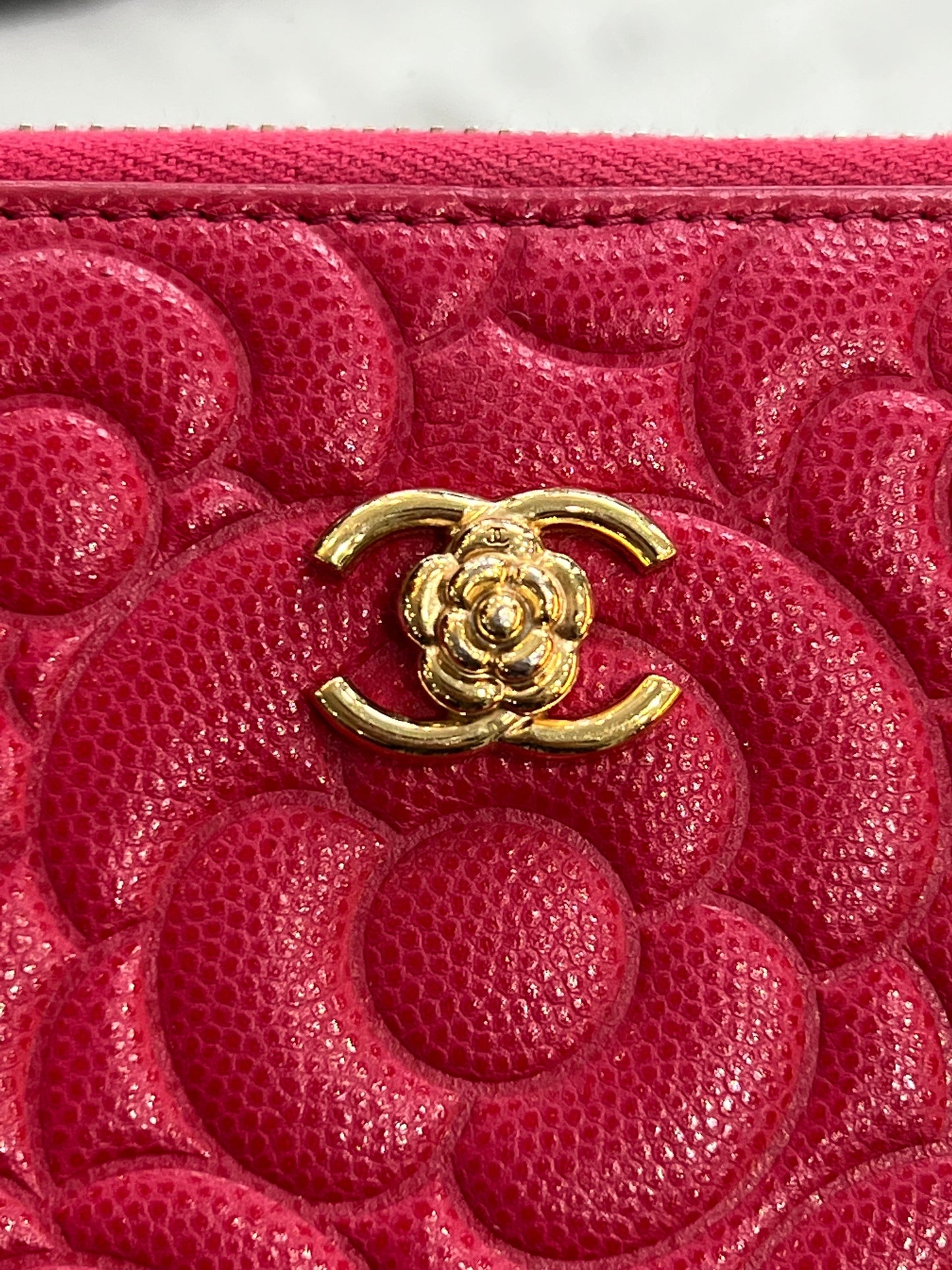 CHANEL CC CAMELLIA EMBOSSED LEATHER ZIPPY WALLET