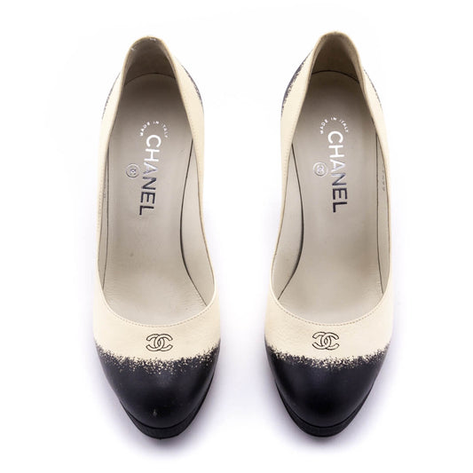 Chanel Black & White Ombre Painted CC Platform Pumps Size US 8.5 | EU 38.5