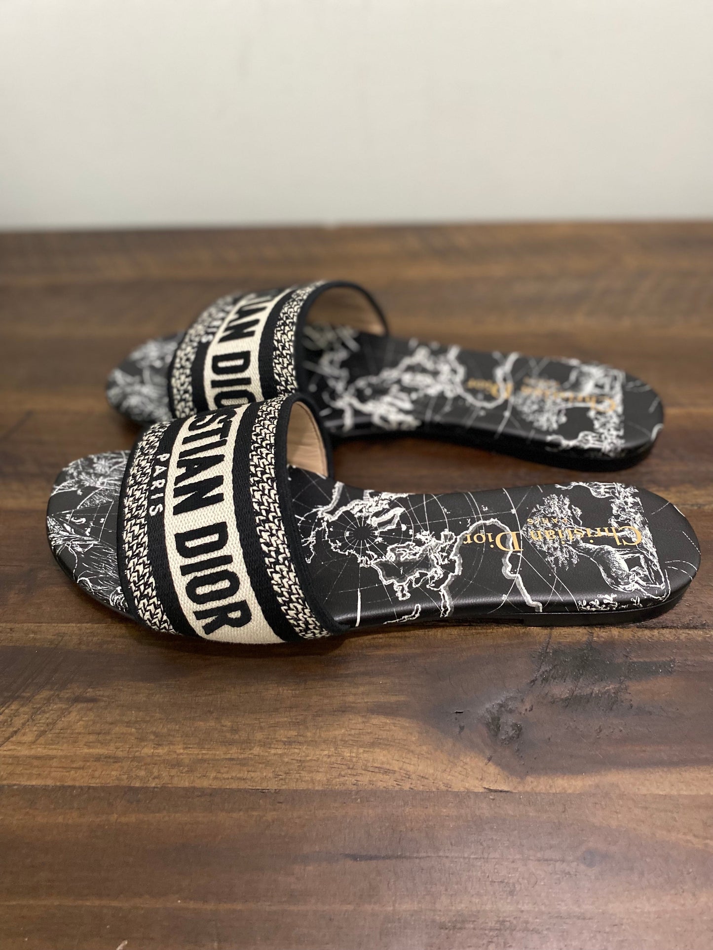 DIOR DWAY EMBROIDERED SLIDES