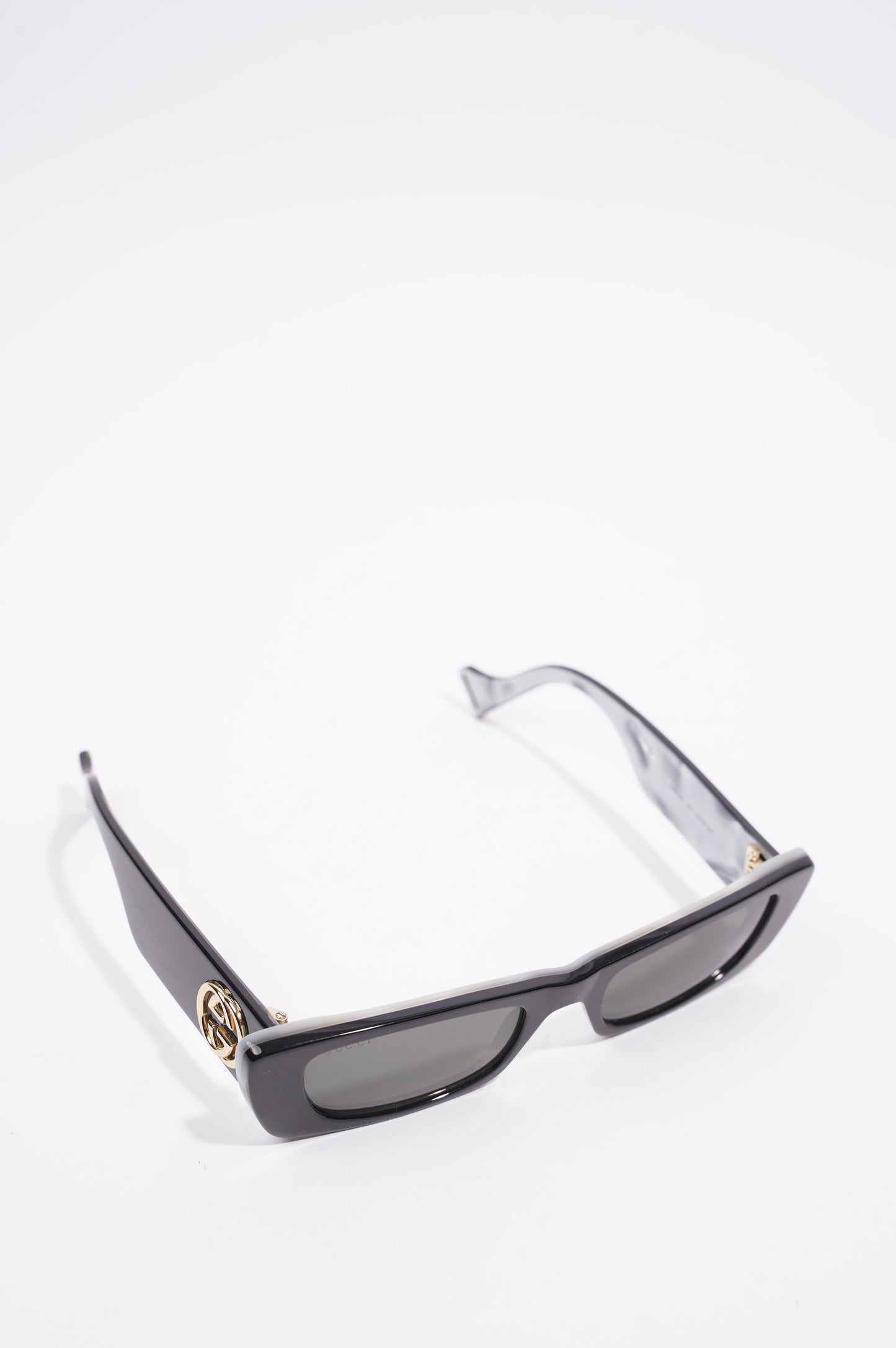 Gucci Womens GG0516S Sunglasses Black / Gold 145