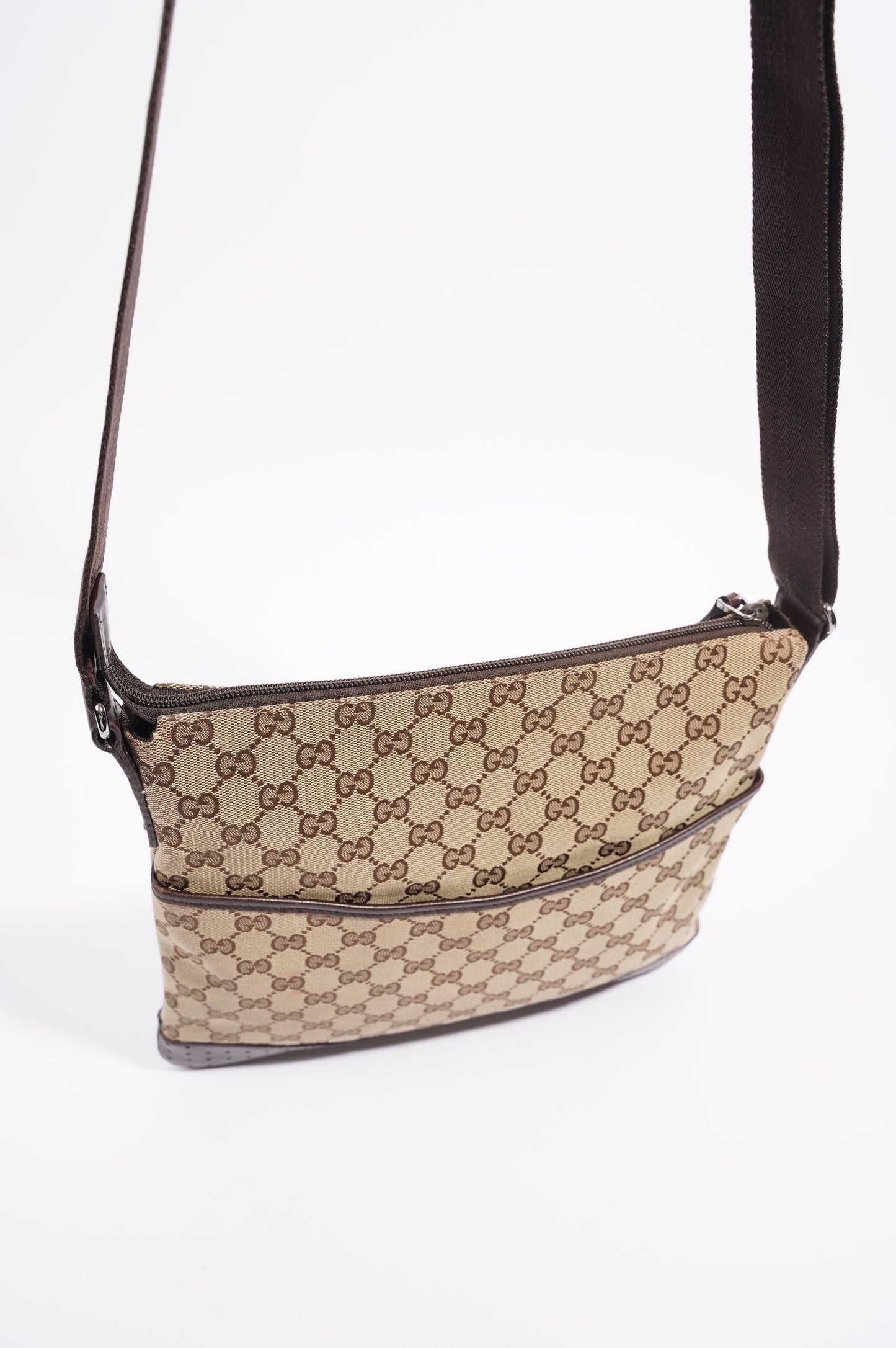 Gucci Womens GG Canvas Shoulder Bag Supreme / Brown