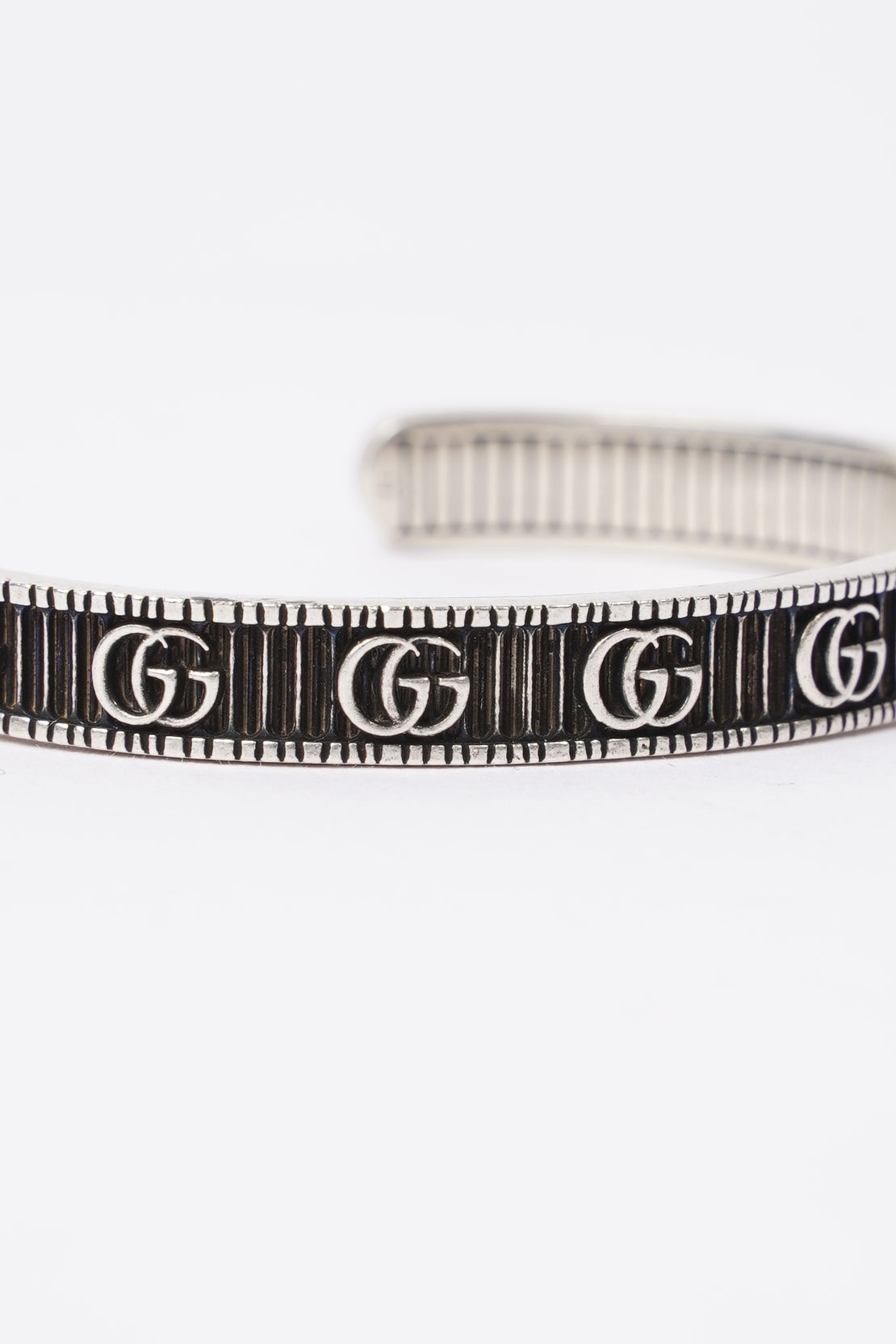 Gucci Womens GG Bangle Sterling Silver