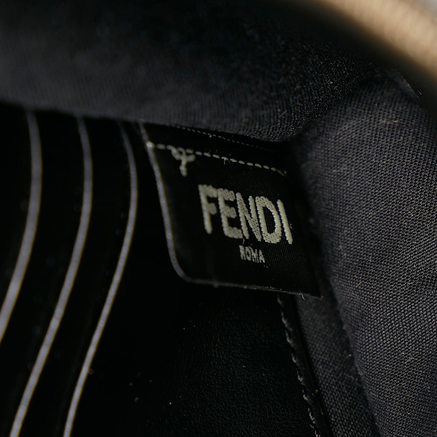 Fendi F is Fendi Wallet on Chain (SHG-35522)