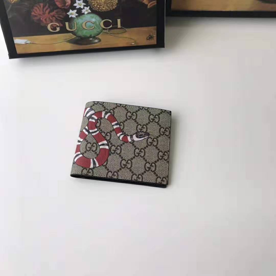 Gucci GG Men Kingsnake Print GG Supreme Wallet in Beige/Ebony GG Supreme Canvas