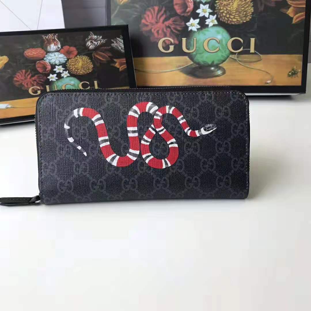 Gucci GG Men Kingsnake Print GG Supreme Zip Around Wallet in Black/Grey GG Supreme Canvas