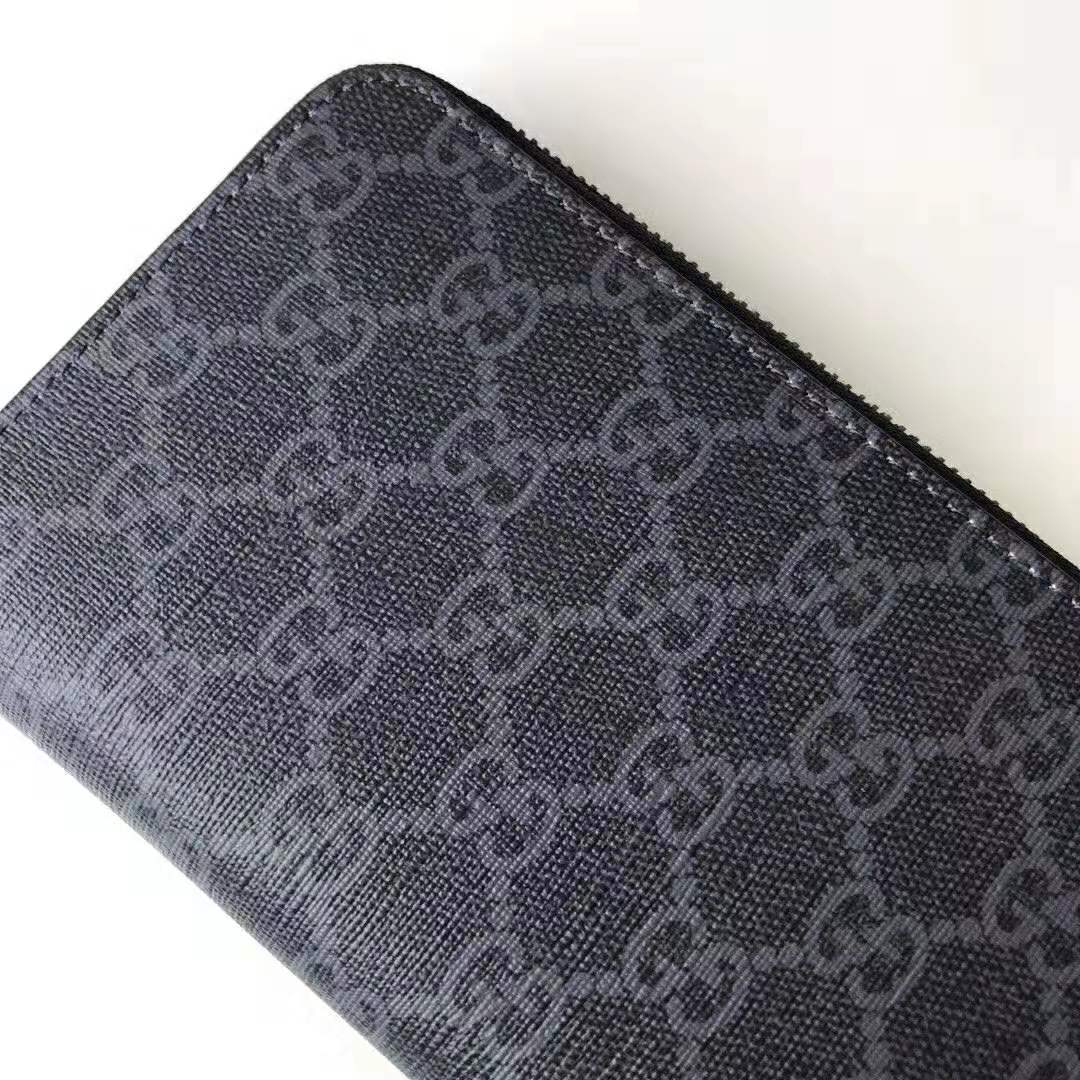 Gucci GG Men Kingsnake Print GG Supreme Zip Around Wallet in Black/Grey GG Supreme Canvas