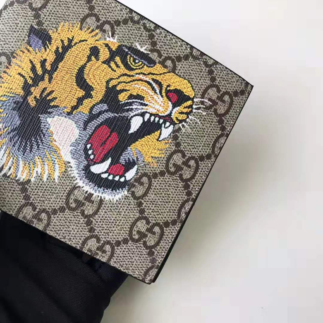 Gucci GG Men Tiger Print GG Supreme Wallet in Beige/Ebony GG Supreme