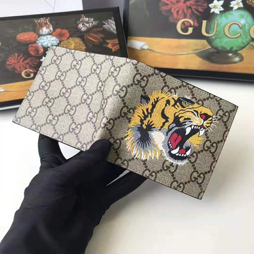 Gucci GG Men Tiger Print GG Supreme Wallet in Beige/Ebony GG Supreme