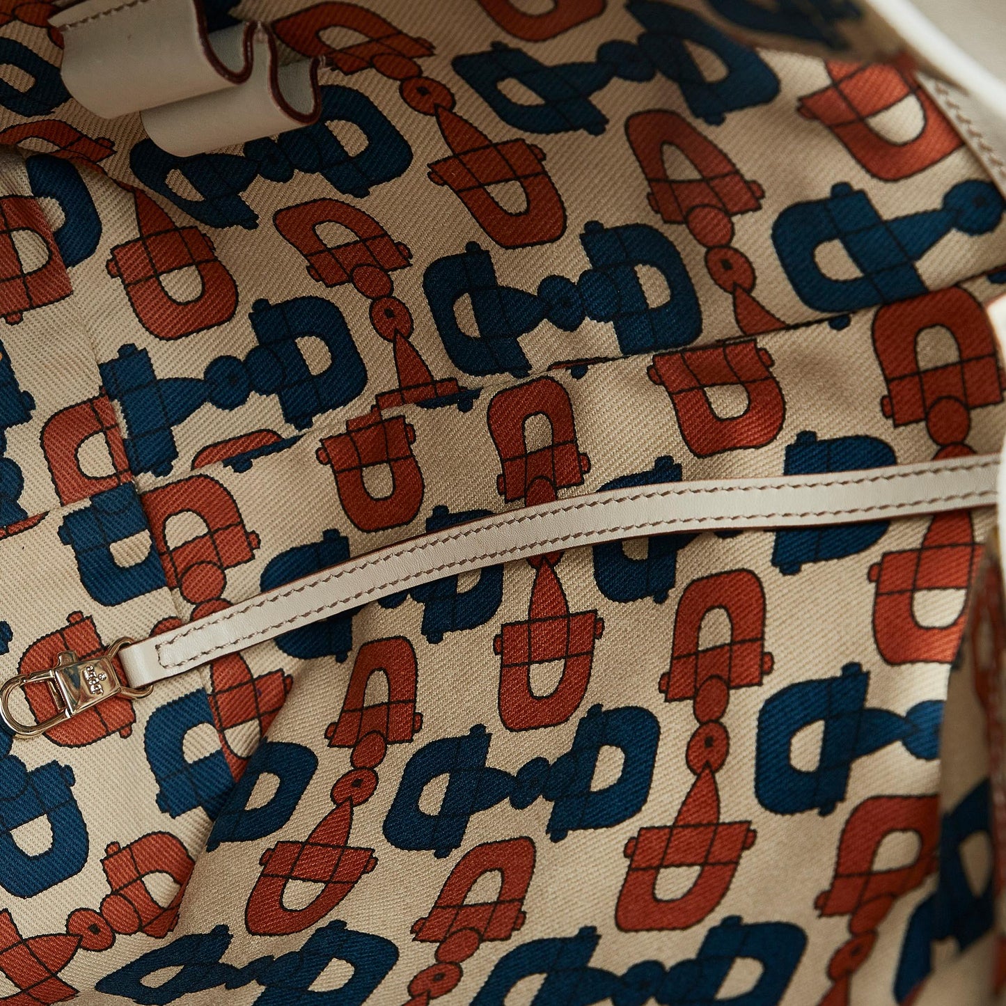 Gucci Guccissima Punch Tote (SHG-cY88qZ)