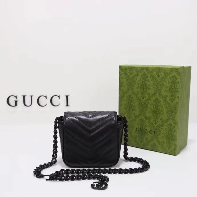 Gucci Women GG Marmont Matelassé Shoulder Bag Black Chevron Leather Double G