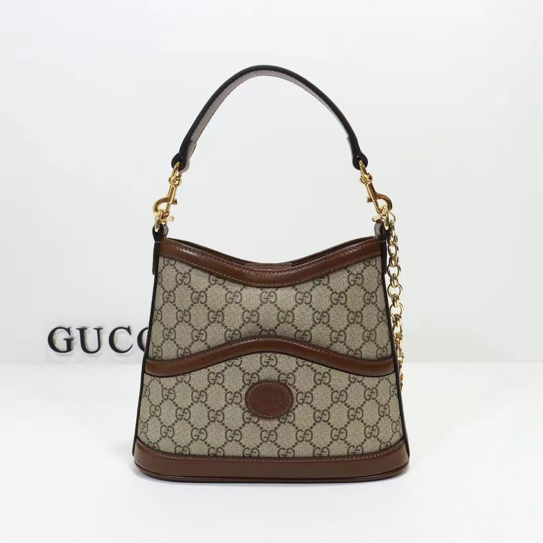 Gucci Women Large Shoulder Bag Interlocking G Beige Ebony GG Supreme Canvas