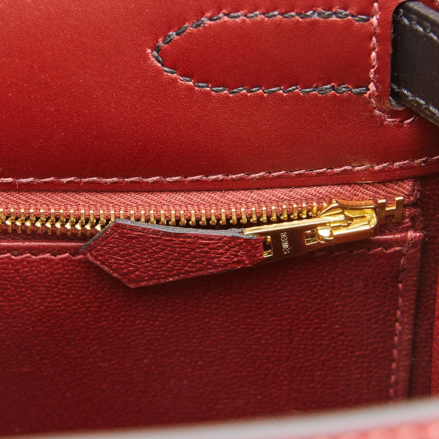 Hermes Special Order (HSS) Kelly Sellier 32 Rouge H and Black Sombrero Brushed Gold Hardware