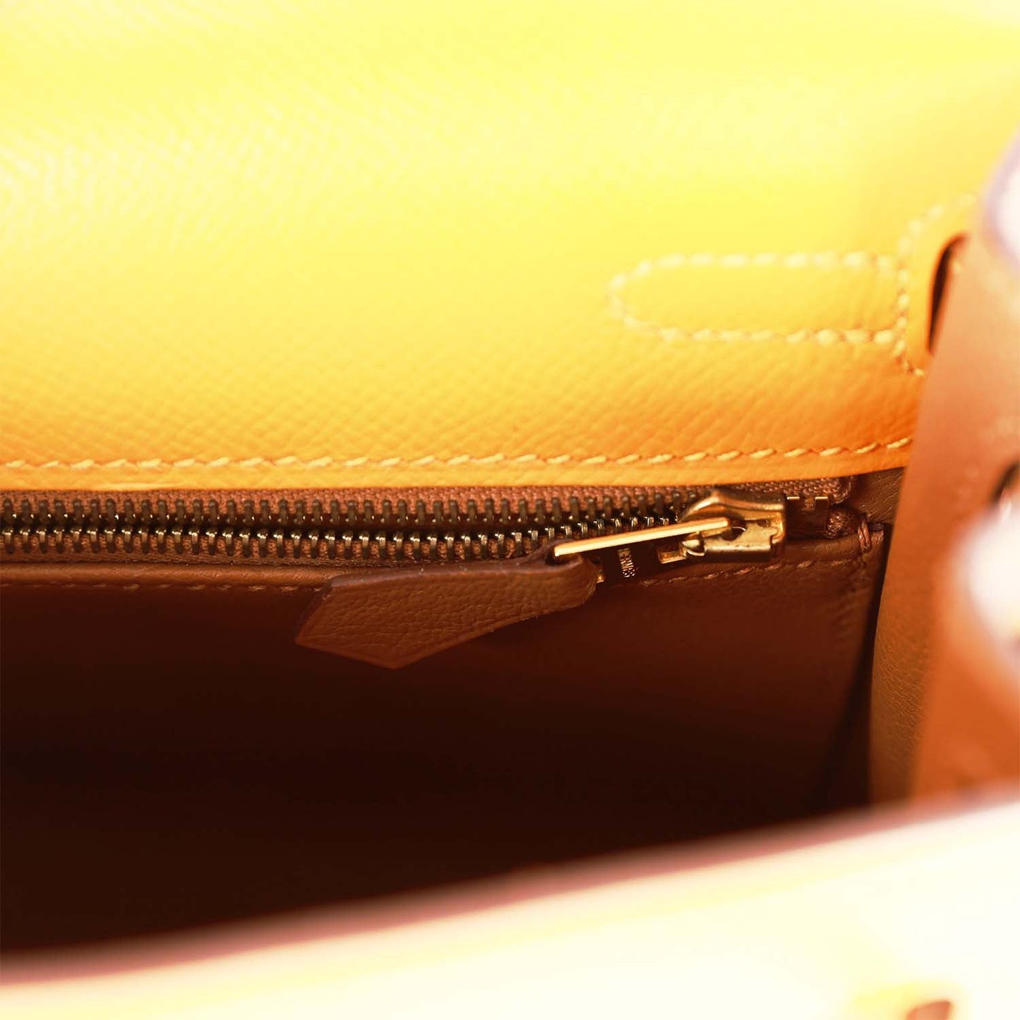 Pre-owned Hermes Special Order (HSS) Kelly Sellier 25 Jaune Ambre and Gold Epsom Gold Hardware