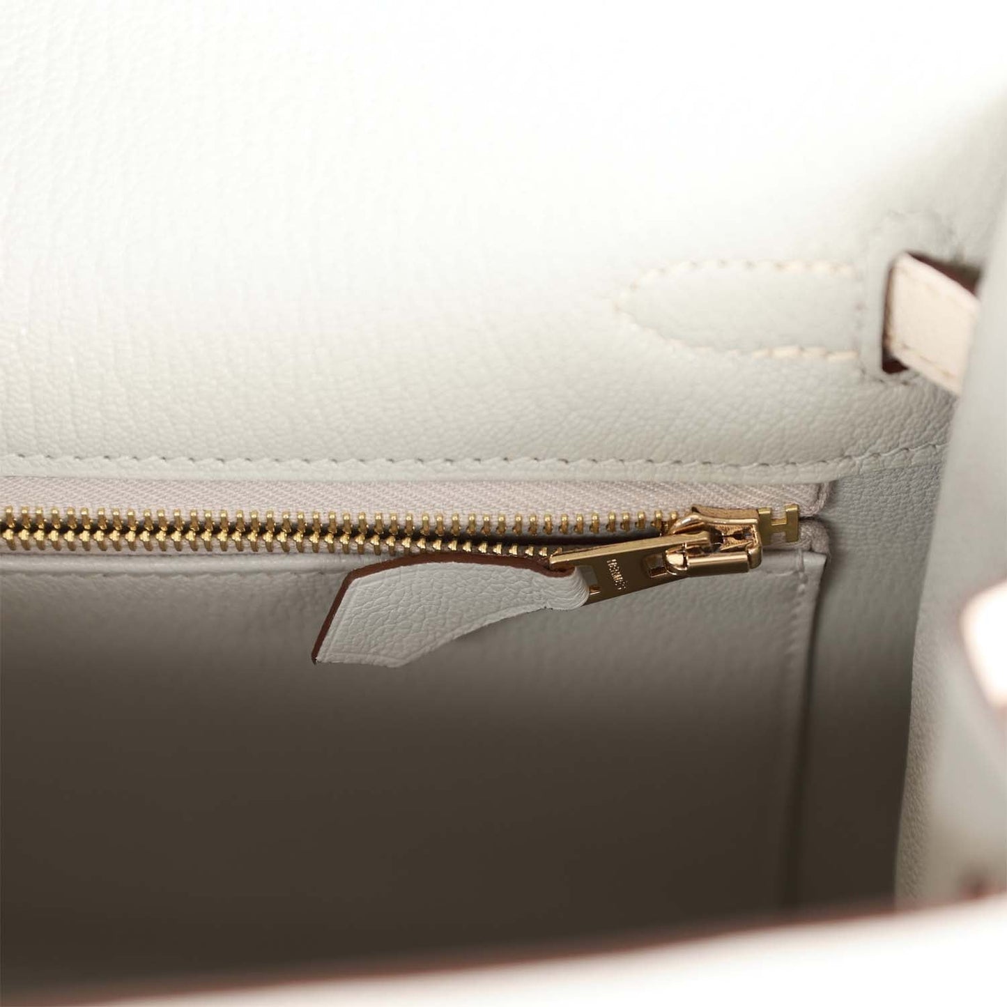 Hermes Special Order (HSS) Kelly Sellier 25 Gris Perle and Nata Chevre Brushed Gold Hardware