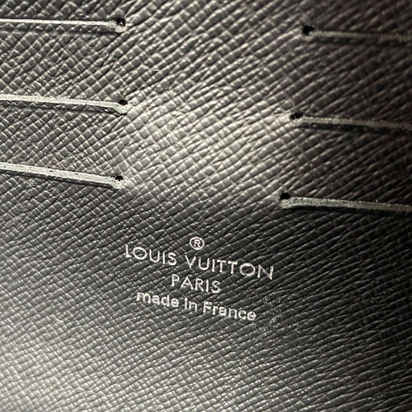 LOUIS VUITTON Kasai Clutch Damier Graphite